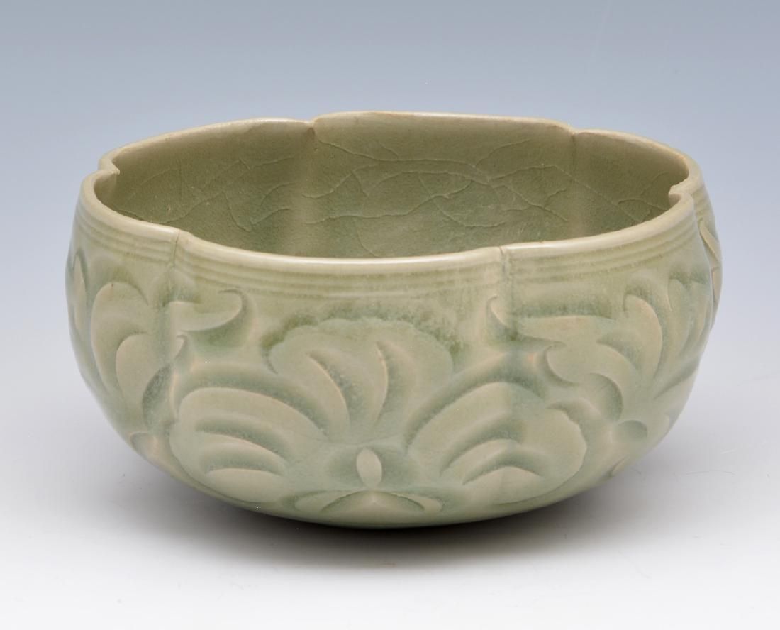CARVED 'YAOZHOU' CELADON LOBED
