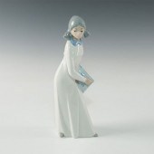 CASADES PORCELAIN FIGURINE, SP