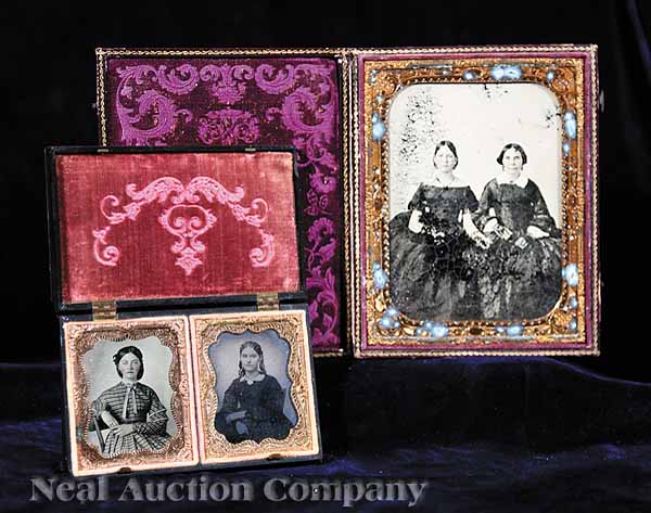 [Cased Images] a group of seven