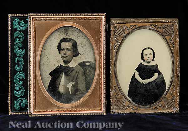 [Cased Images] a group of six
