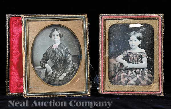 [Cased Images] a group of two