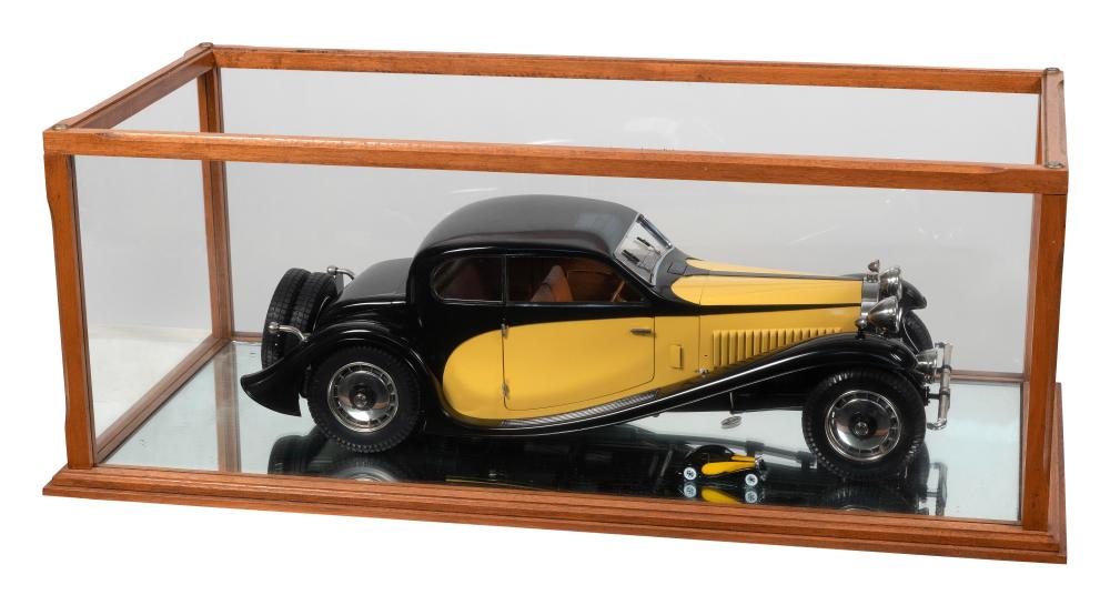 CASED MODEL OF A BUGATTI TOURING