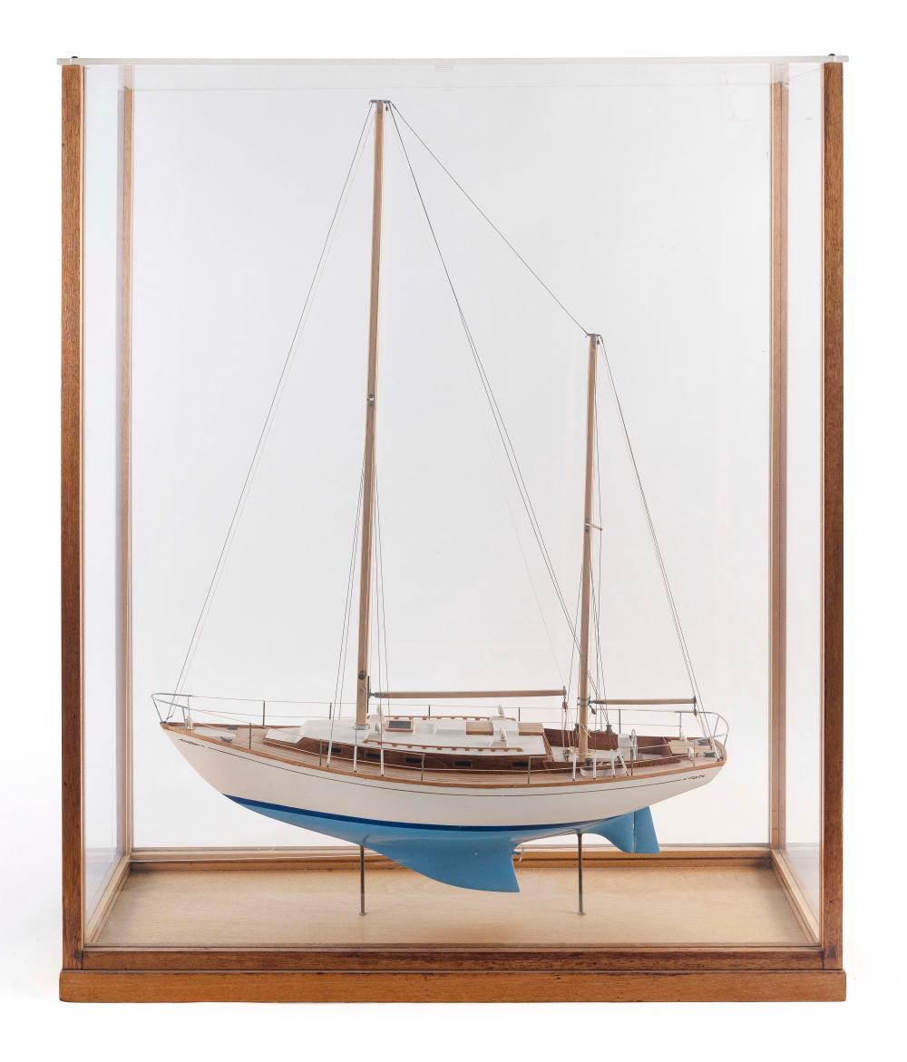 CASED MODEL OF A CHEOY LEE OFFSHORE