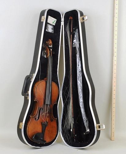 CASED VIOLIN, COPY OF ANTONIUS