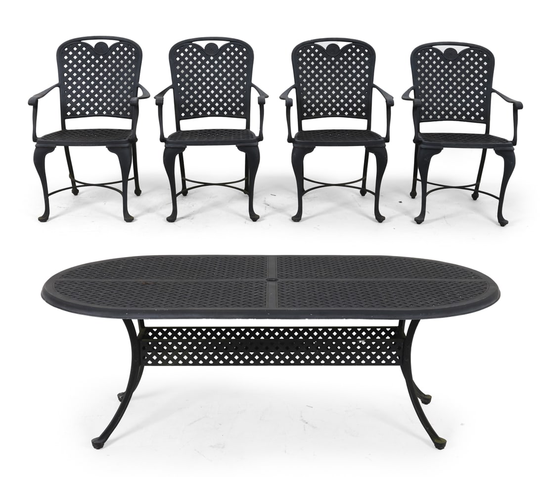CAST ALUMINUM OUTDOOR PATIO TABLE &