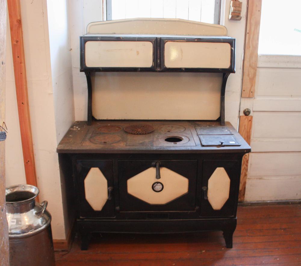 CAST IRON COOKSTOVECAST IRON