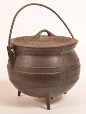 CAST IRON COVERED GYPSY KETTLE