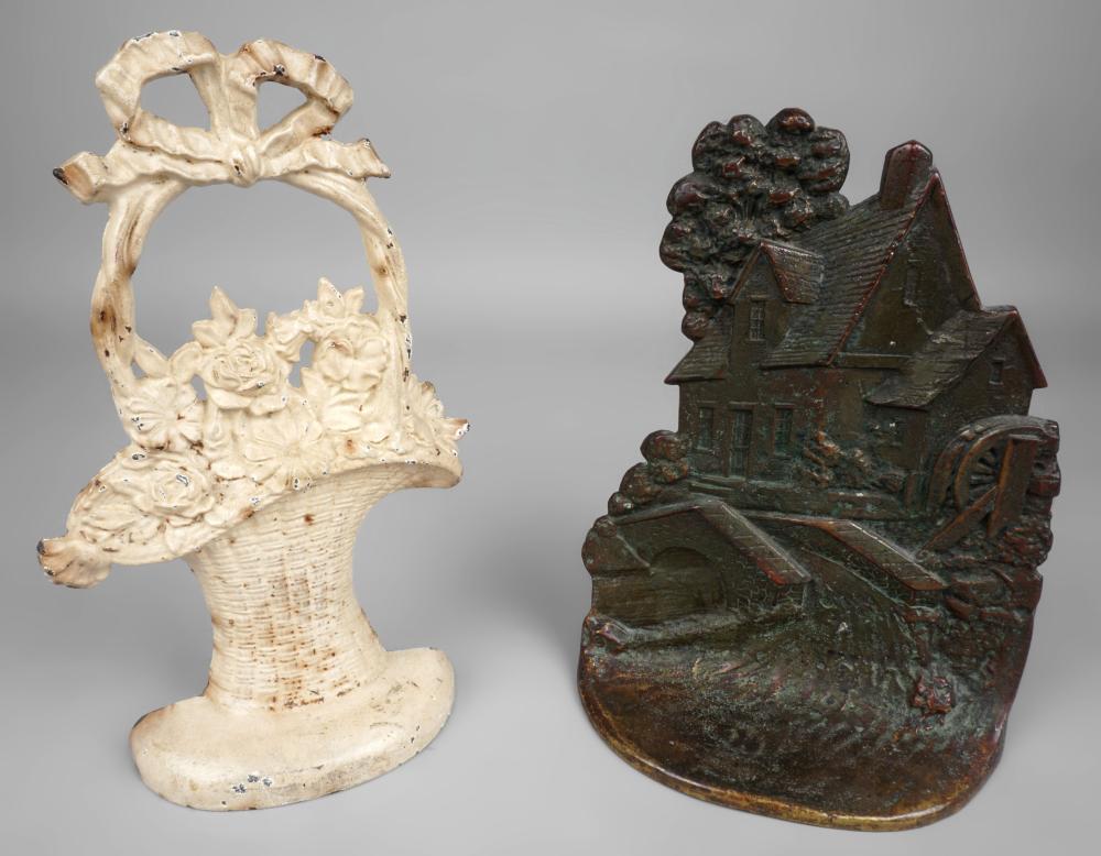 CAST IRON DOORSTOP OF A HOUSE BY