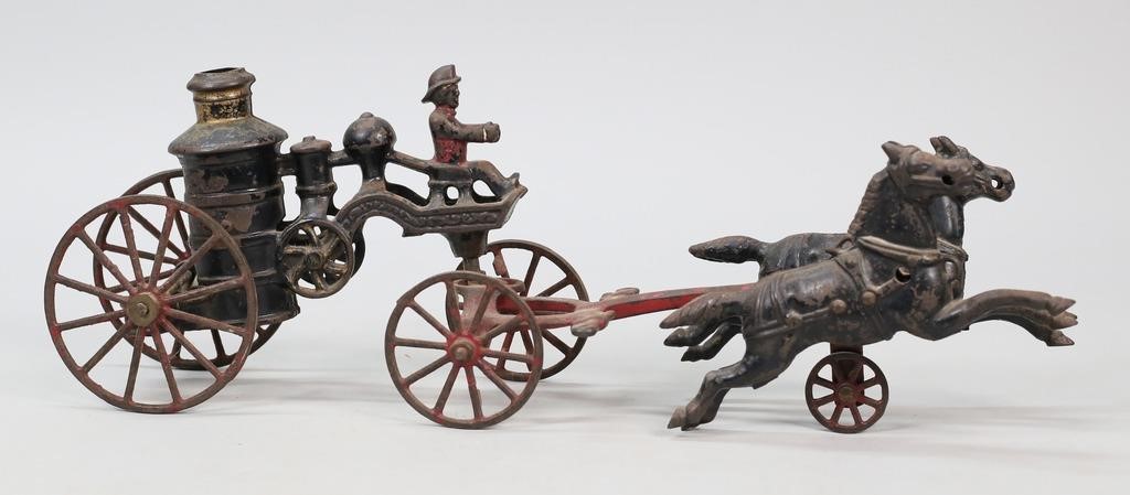 CAST IRON FIRE PUMPER TOYCast