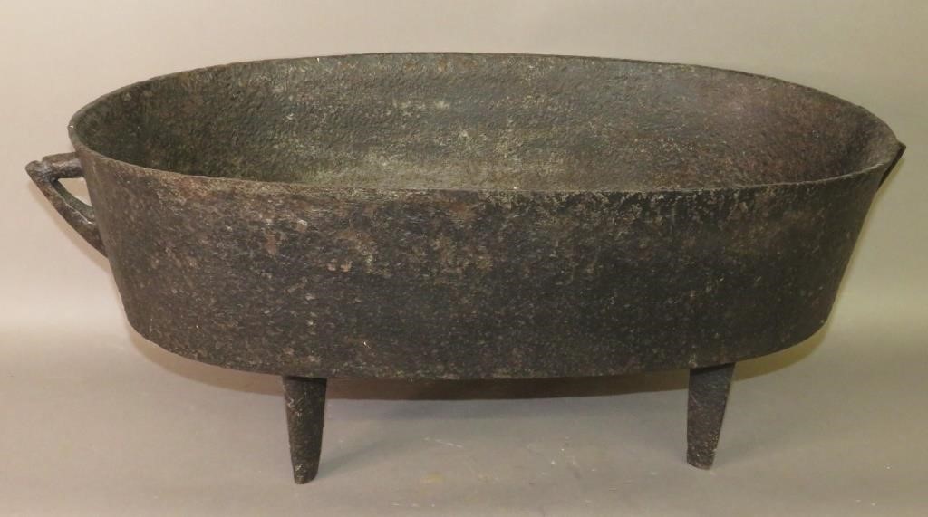 CAST IRON FISH KETTLEca. 1790-1810;