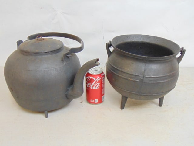 CAST IRON KETTLE & POT, POT HAS