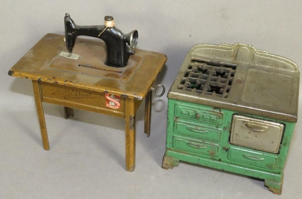 CAST IRON KITCHEN STOVE BANKca.