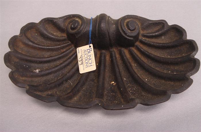 Cast iron shell form drain pan,