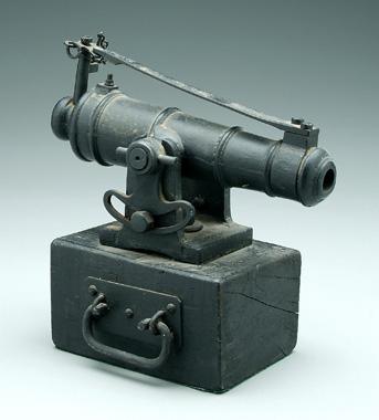 Cast iron signal cannon, percussion