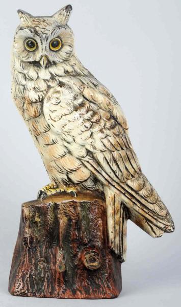 Cast Iron Snowy Owl on Stump