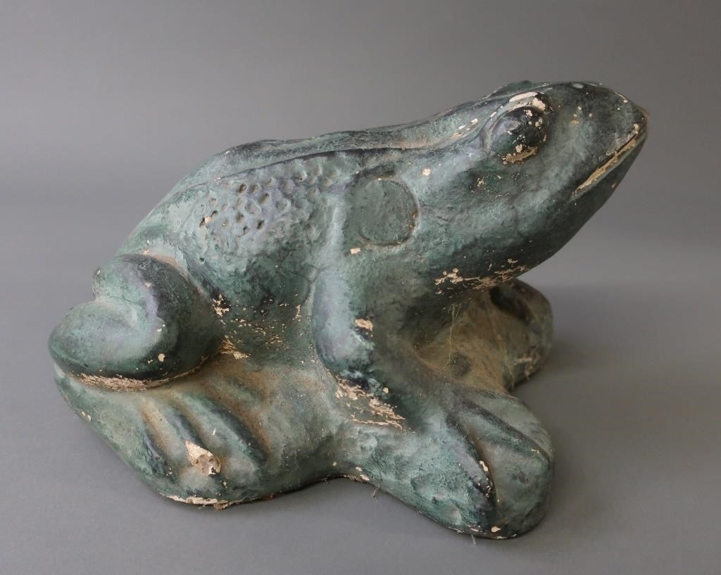 Cast stone green bullfrog, 8"h x