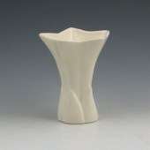Catalina Pottery vase in white