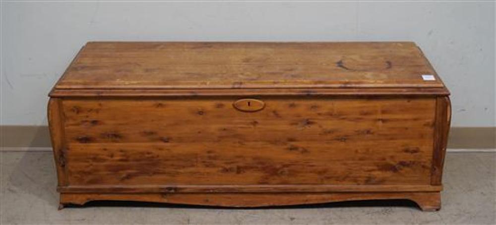 CEDAR LINED BLANKET CHESTCedar