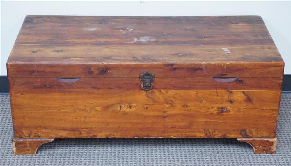 CEDAR PACKING TRUNK, H: 16, W: 41
