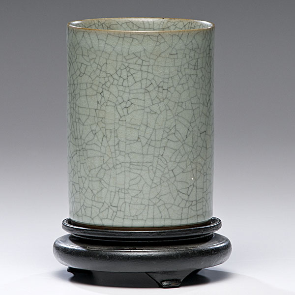 Celadon Crackle-Glazed Brush Pot
