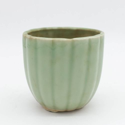 CELADON GLAZE LOBED PLANTERThe body
