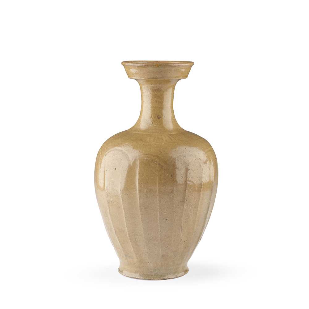 CELADON-GLAZED BOTTLE VASE GORYEO