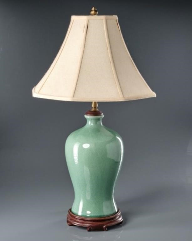 CELADON TABLE LAMPA celadon plum
