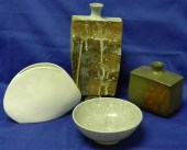 Ceramic white glazed modern Ja