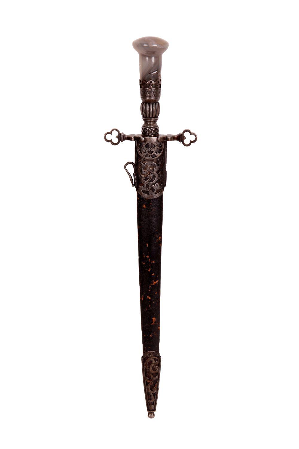 CEREMONIAL HUNTING DAGGERThe lot is