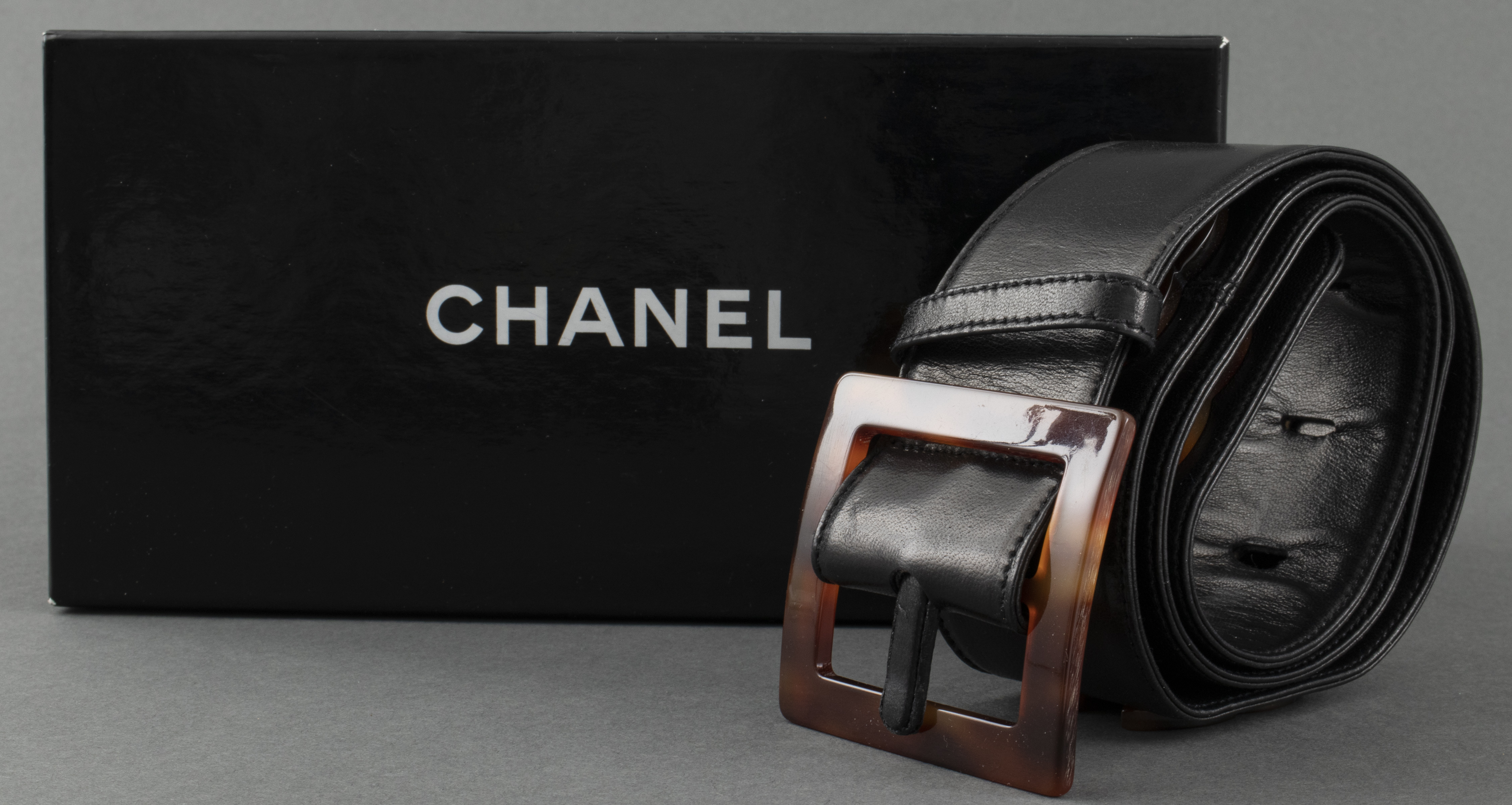 CHANEL BLACK LEATHER LOGO BELT