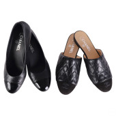 CHANEL BLACK LEATHER PUMPS & M