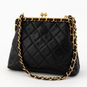 CHANEL BLACK LEATHER QUILTED K
