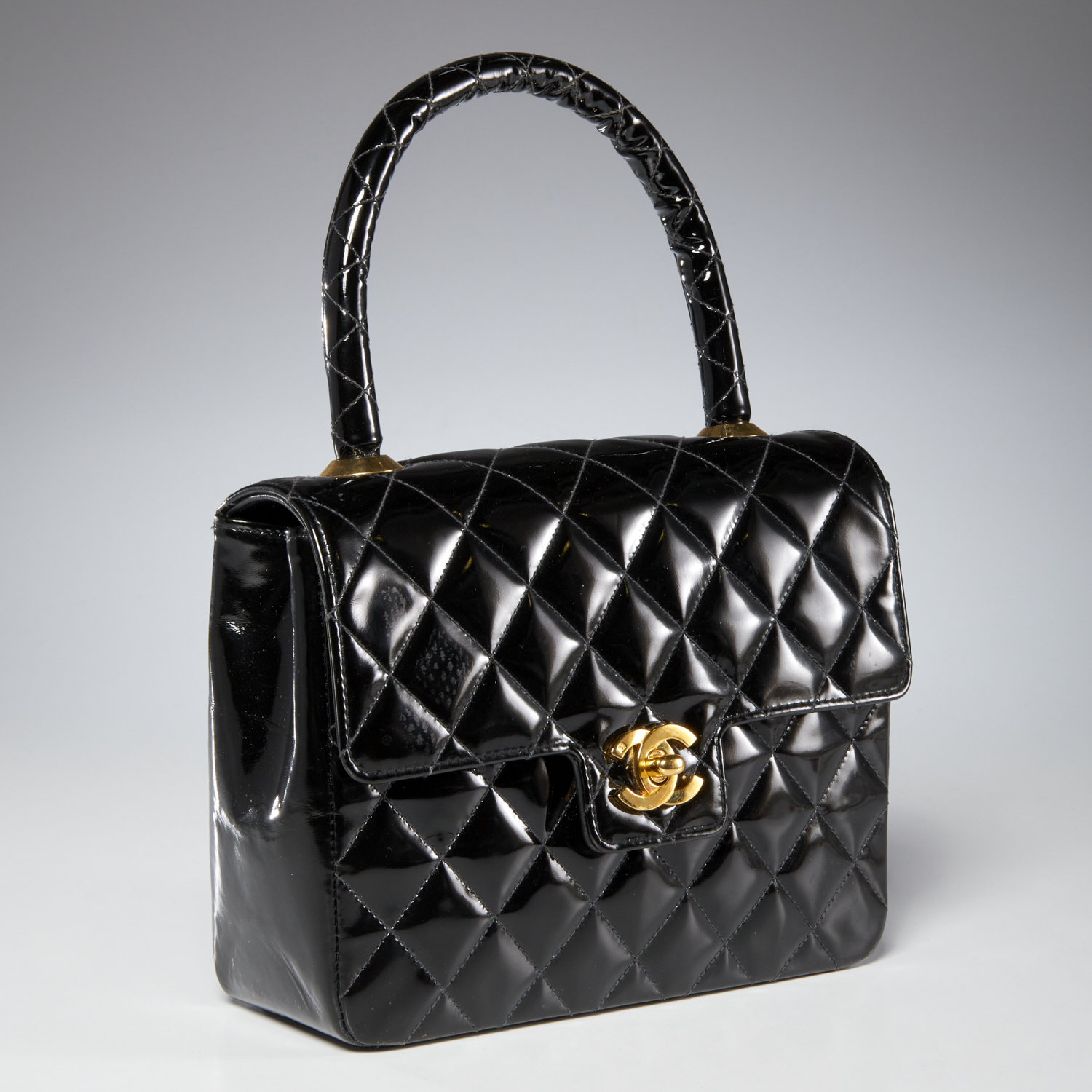 CHANEL BLACK PATENT LEATHER HANDBAG