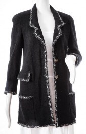 CHANEL BLACK WOOL BOUCLE JACKE