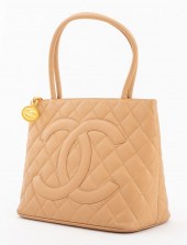 CHANEL CAVIAR QUILTED "MEDALLI