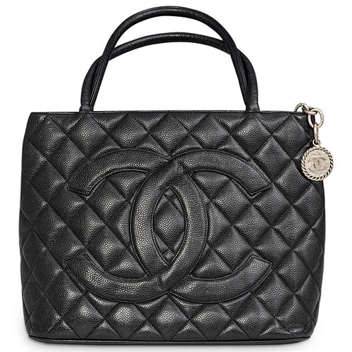CHANEL CAVIAR QUILTED MEDALLION