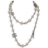 CHANEL COSTUME BEADED PEARL NE