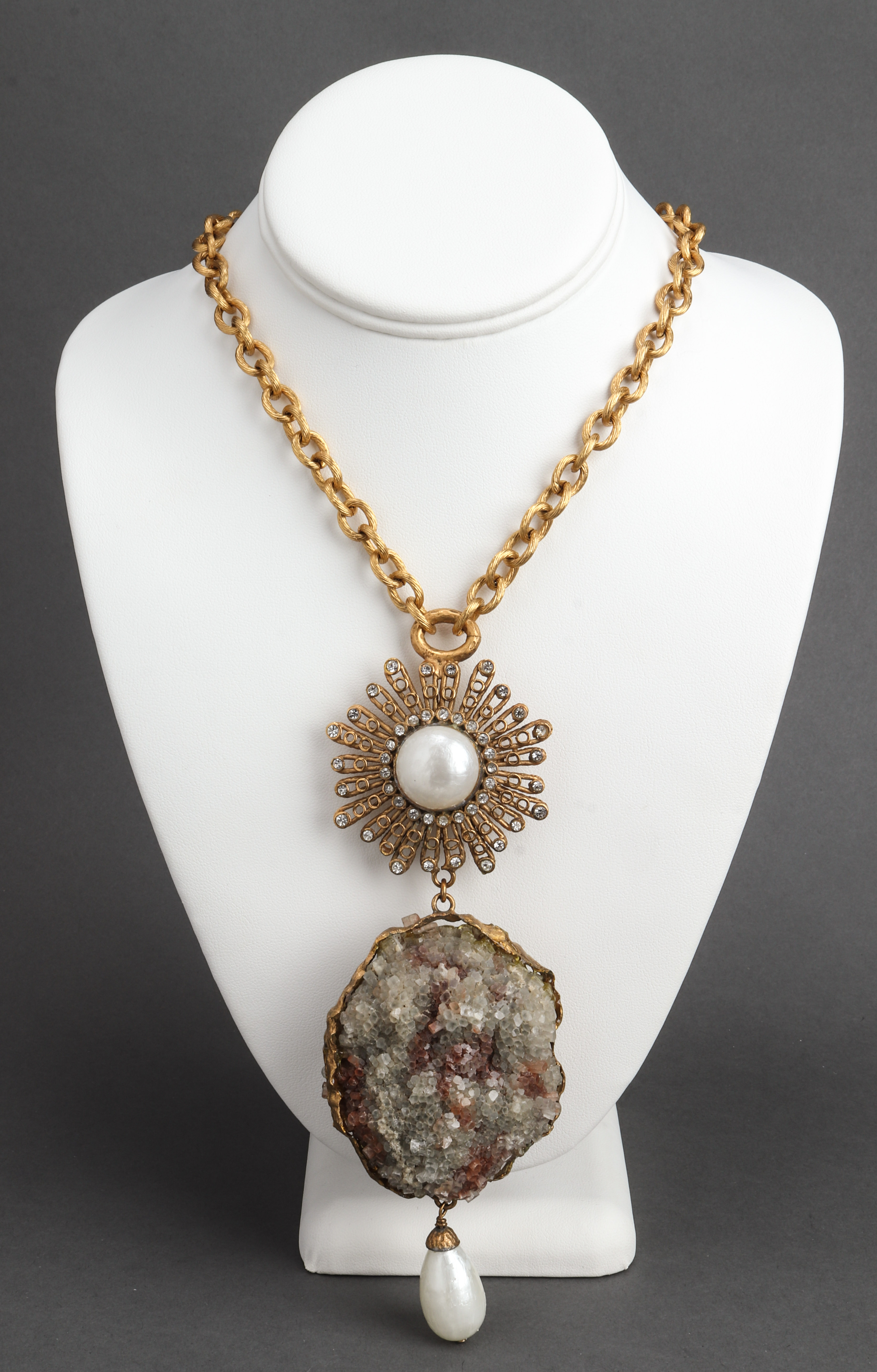 CHANEL DRUZY QUARTZ PENDANT