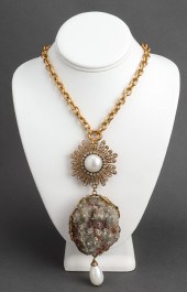 CHANEL DRUZY QUARTZ PENDANT NE