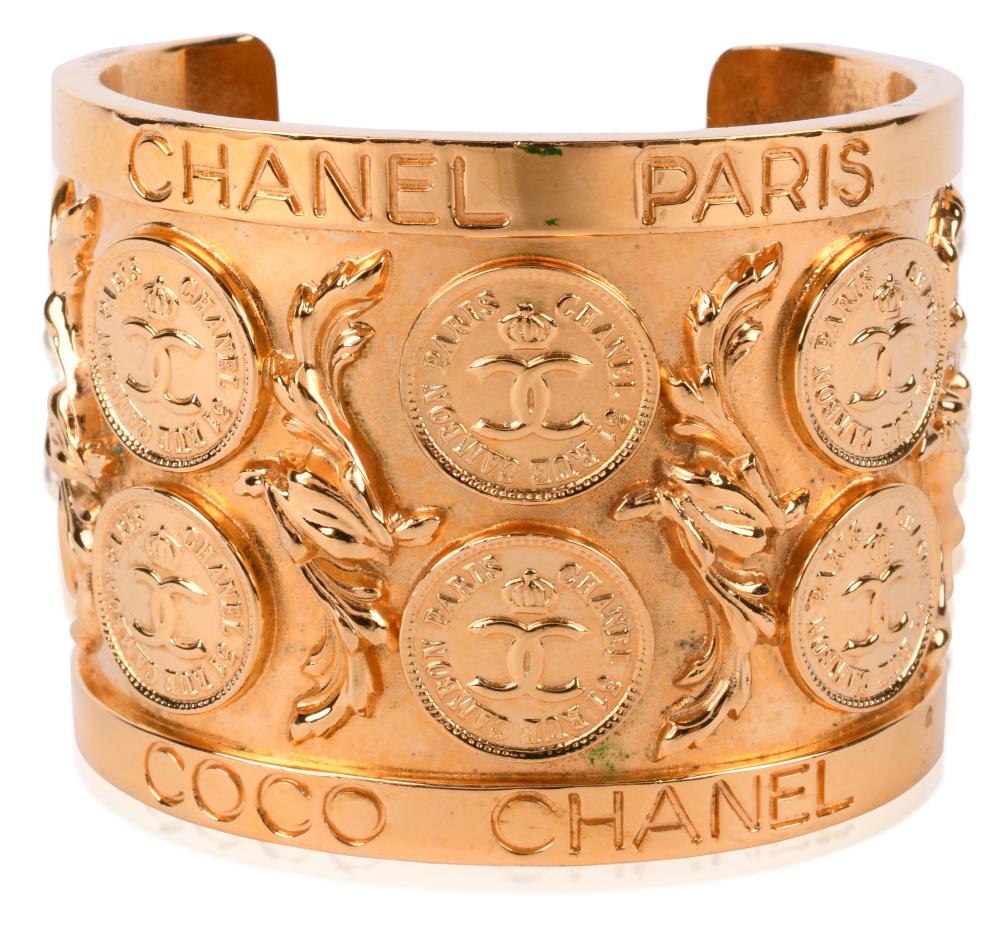 CHANEL GOLD METAL MEDALLION C.C.