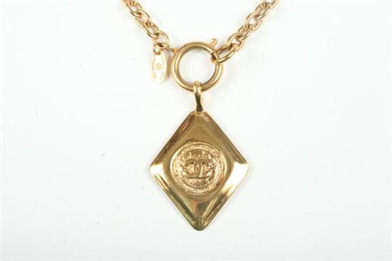 CHANEL GOLD-TONE MEDALLION NECKLACE