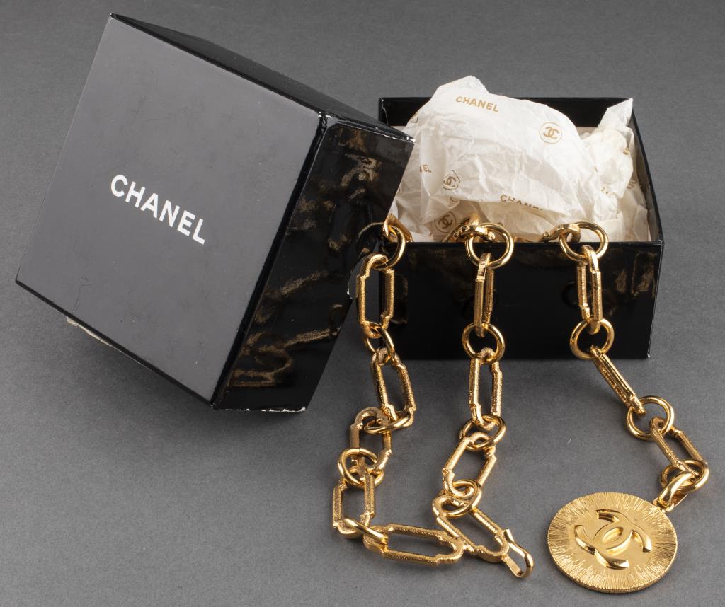 CHANEL GOLD-TONE METAL LINK BELT
