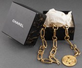 CHANEL GOLD-TONE METAL LINK BE
