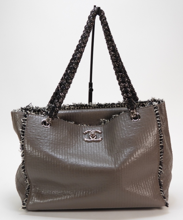CHANEL GRAY LEATHER & TWEED TOTE
