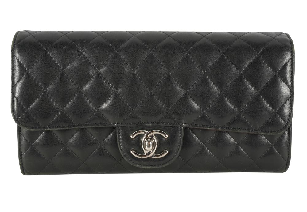 CHANEL QUILTED CLUTCH WITH