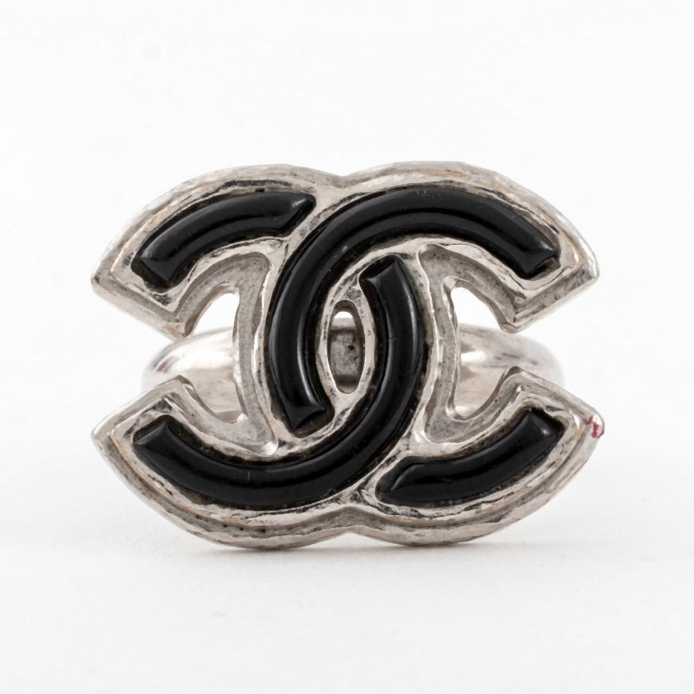 CHANEL RUNWAY DOUBLE-C LOGO RING,