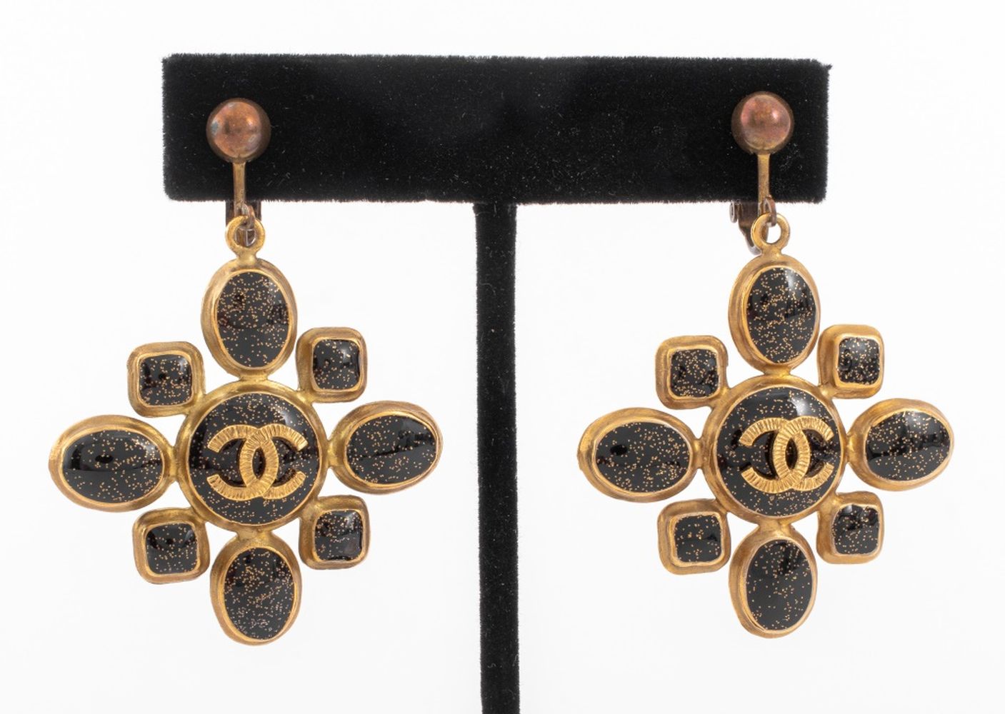 CHANEL RUNWAY GOLD GLITTER ENAMEL
