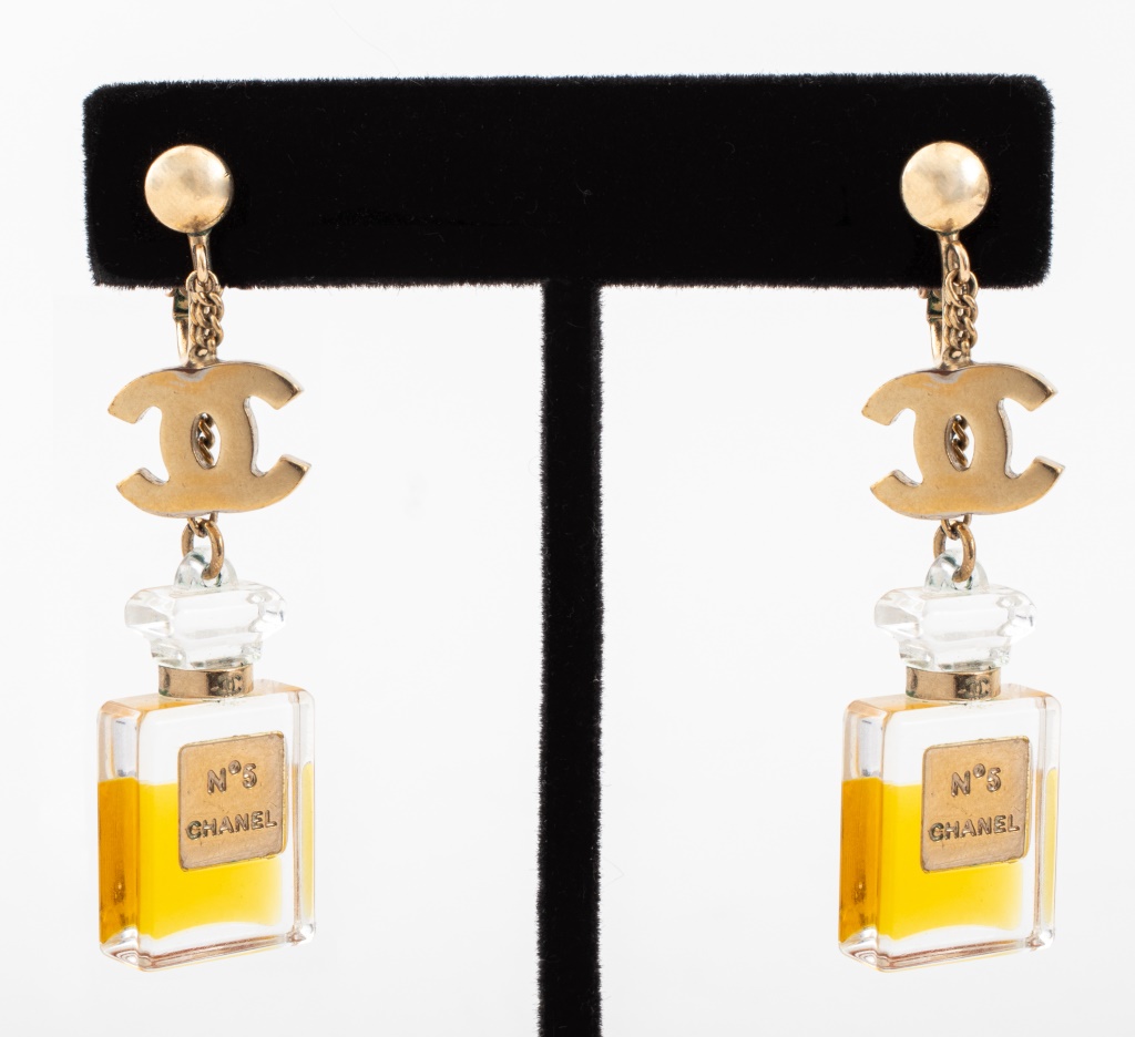 CHANEL RUNWAY NO. 5 PARFUM BOTTLE