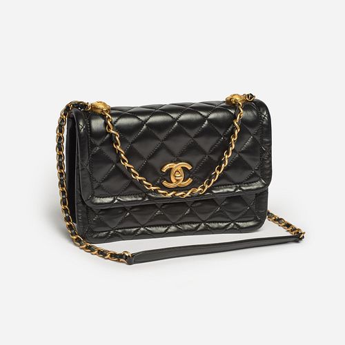 CHANEL SHINY BLACK LAMBSKIN FLAP