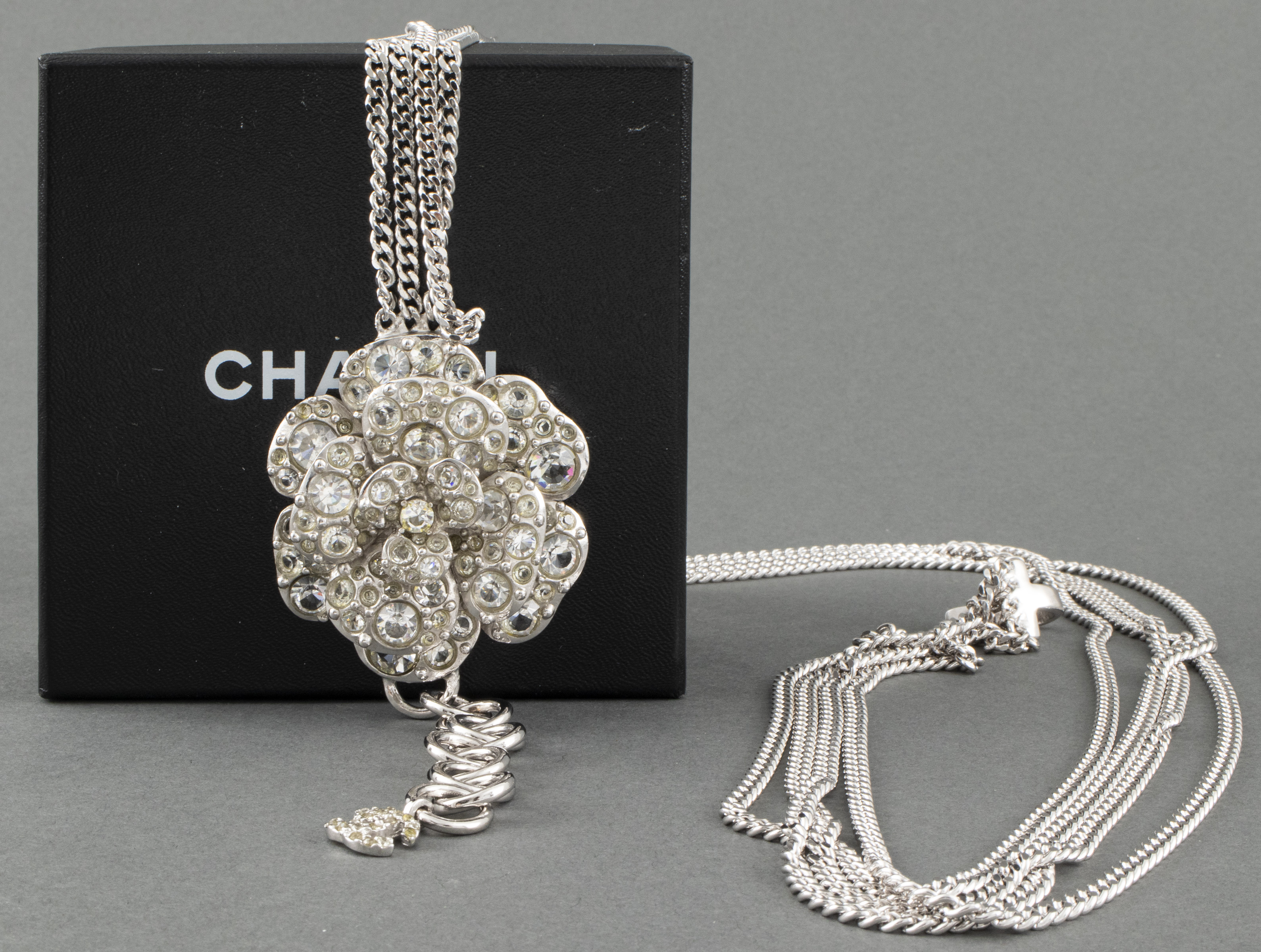 CHANEL SILVER-TONE CHAIN BELT W